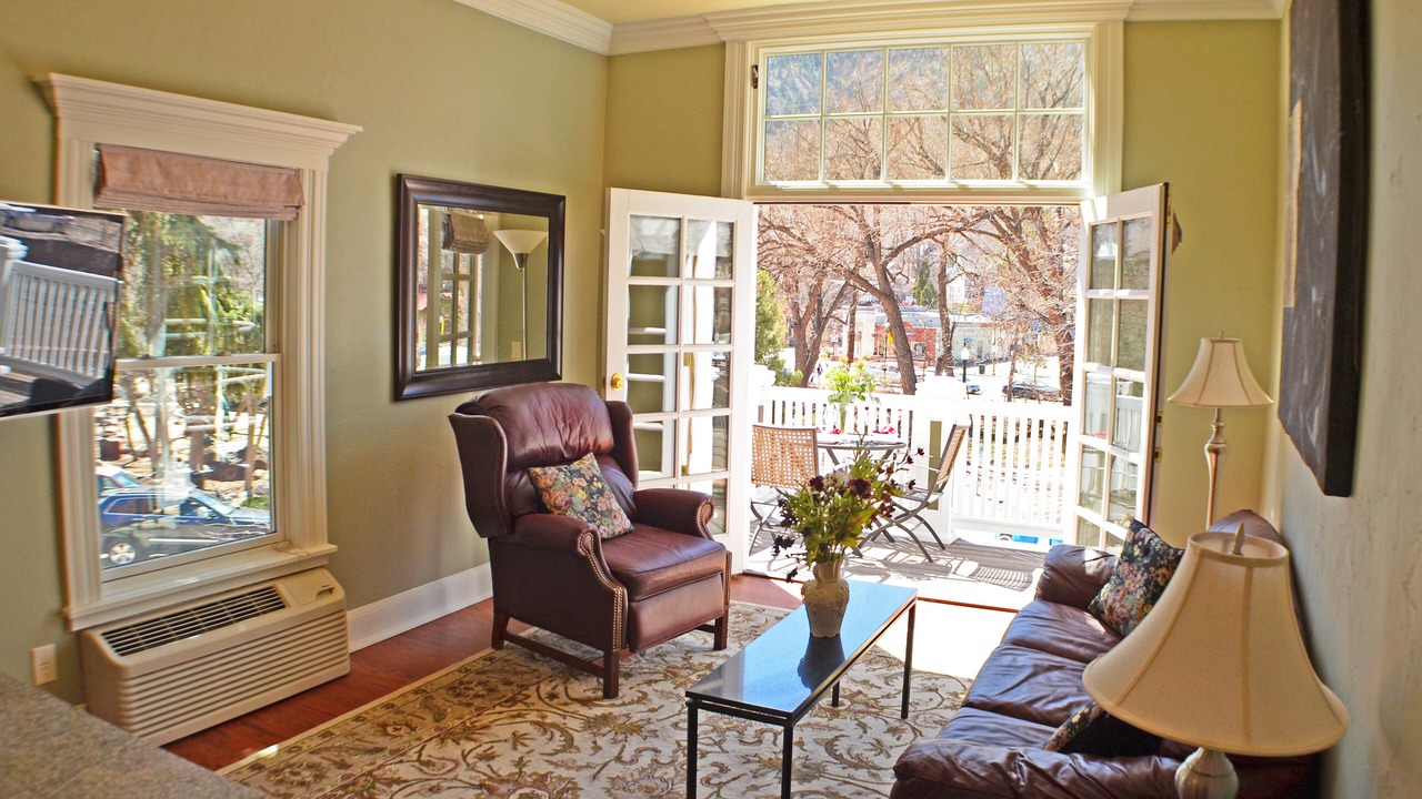 Photo of Bedroom in Manitou Springs Historic District