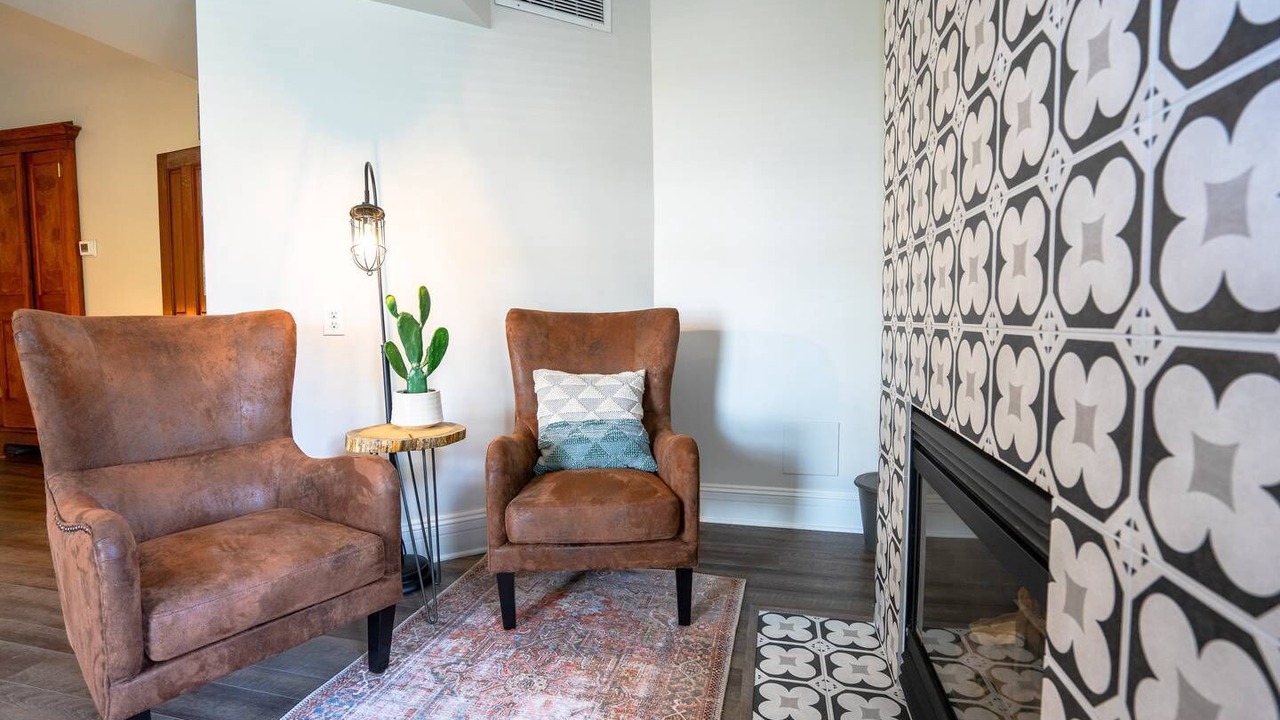 Photo of Livingroom in Five Points
