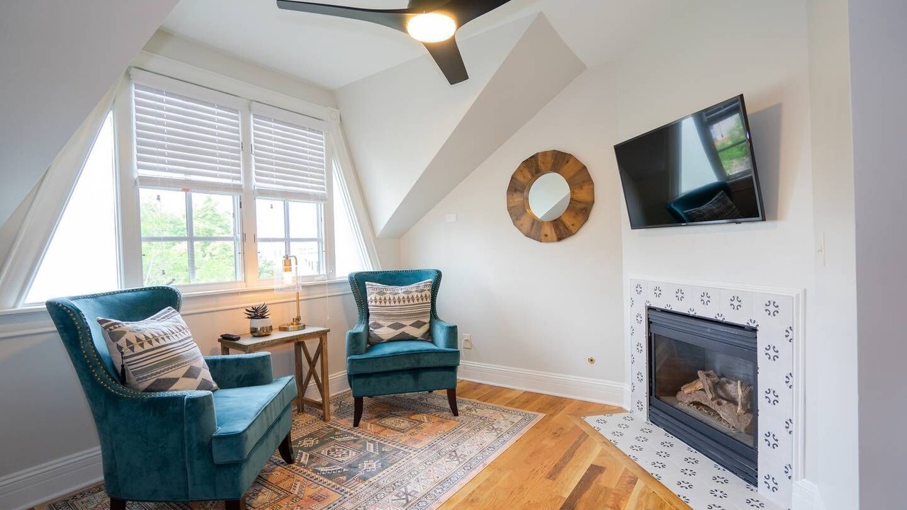 Photo of Livingroom in Five Points