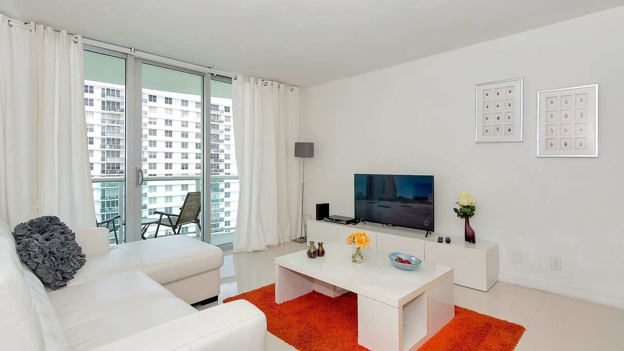 Photo of Livingroom in Hollywood South Central Beach
