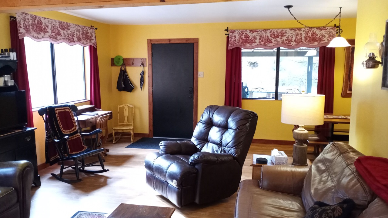 Photo of Livingroom in Cloudcroft