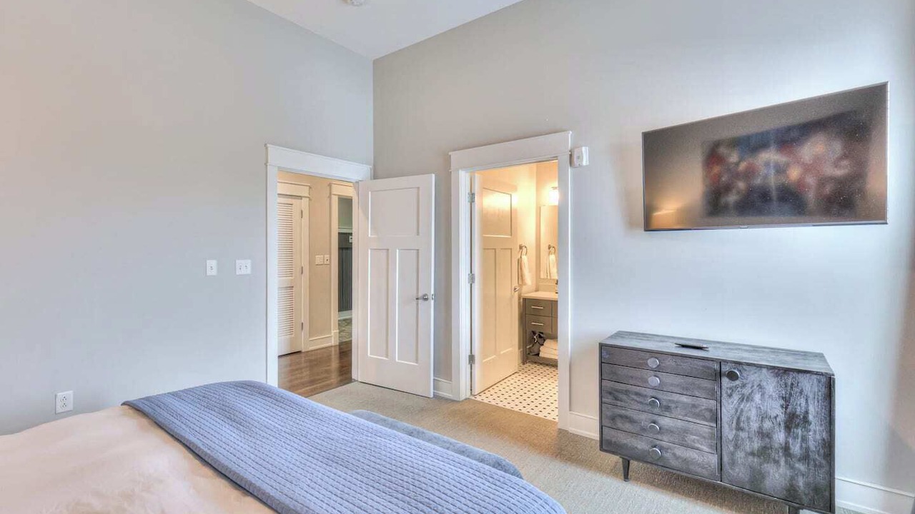 Photo of Bedroom in 12 South