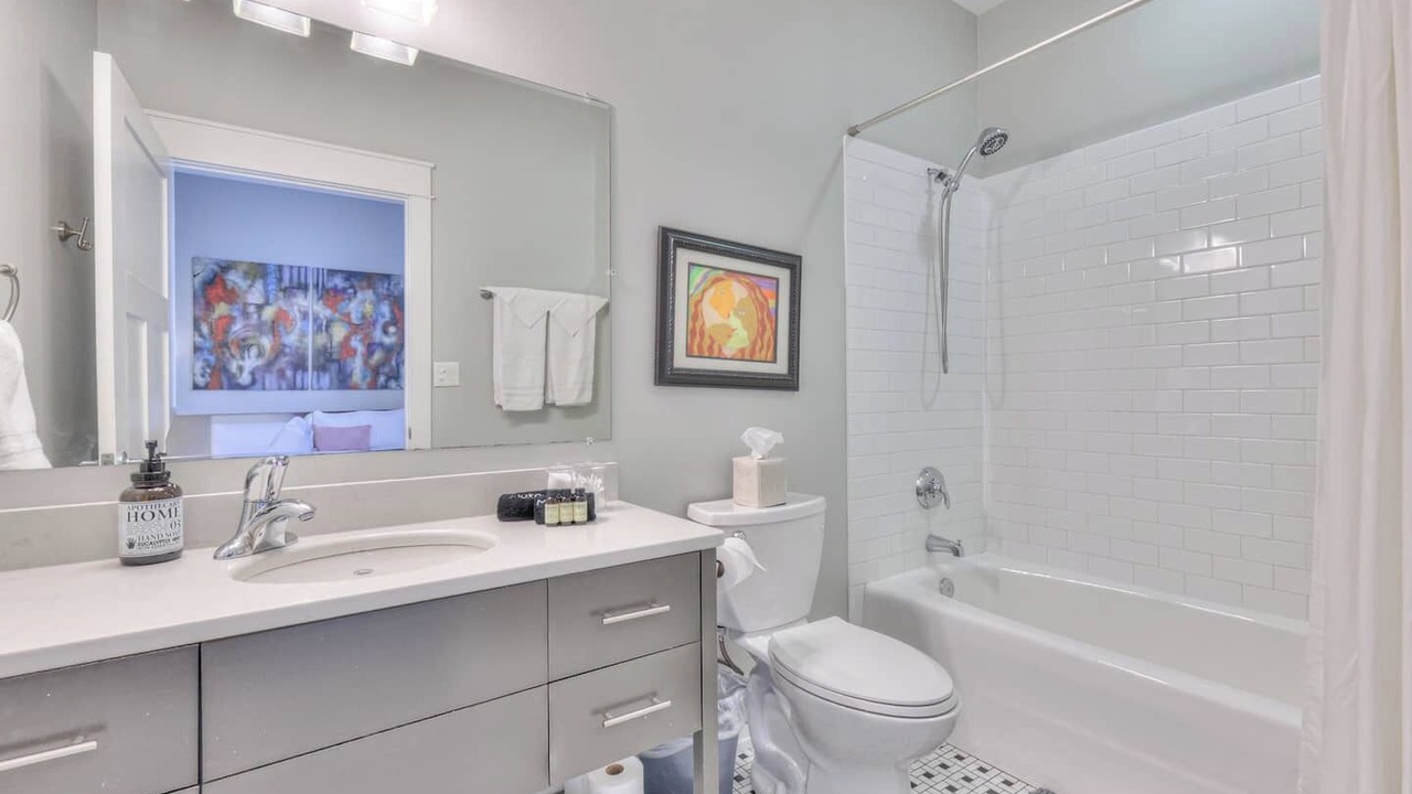 Photo of Bathroom in 12 South
