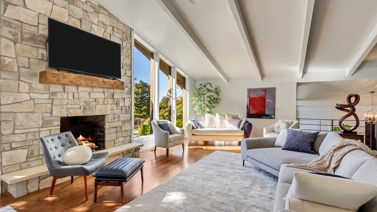Photo of Livingroom in Cottonwood Heights