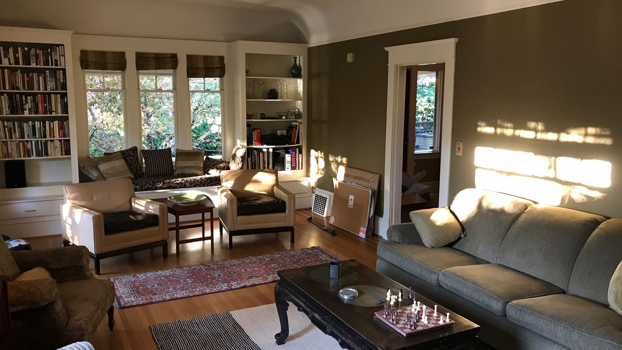 Photo of Livingroom in East Queen Anne