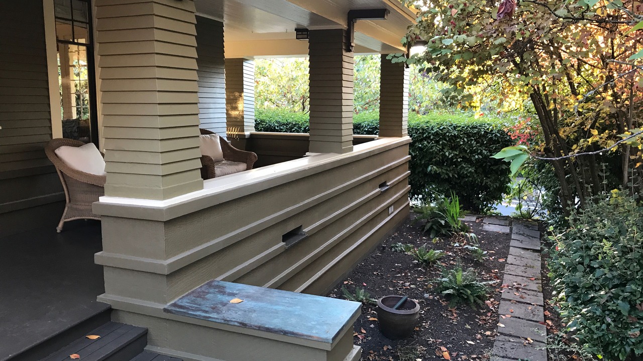 Photo of Patio Balcony in East Queen Anne