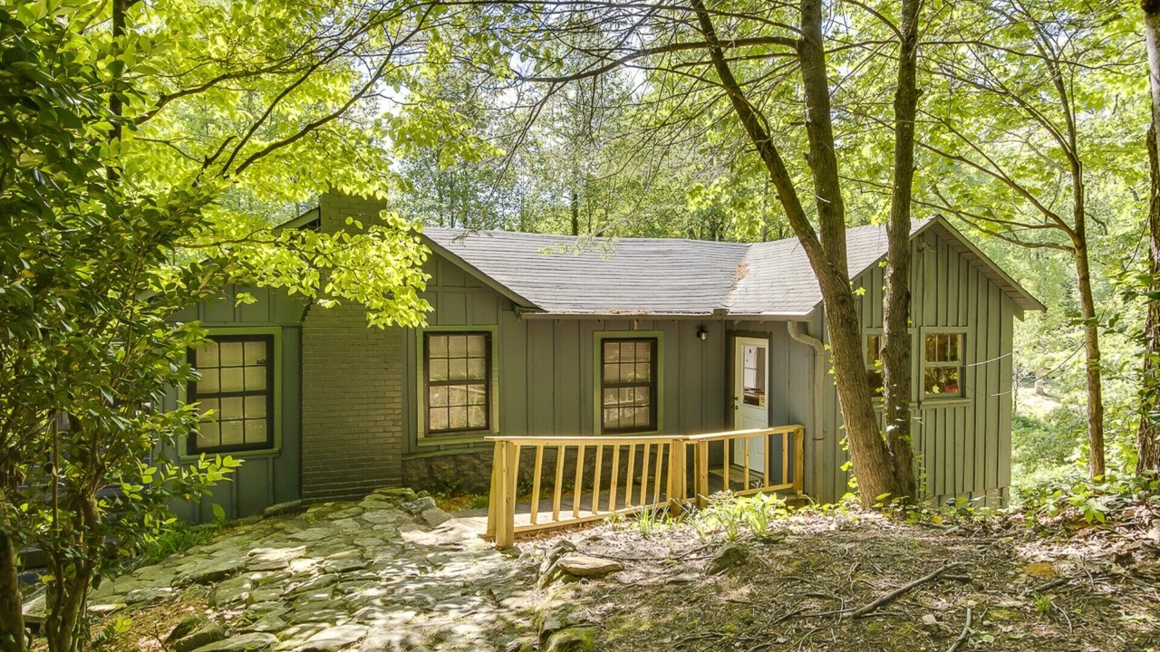 Photo of Outdoor in Rocky Bottom