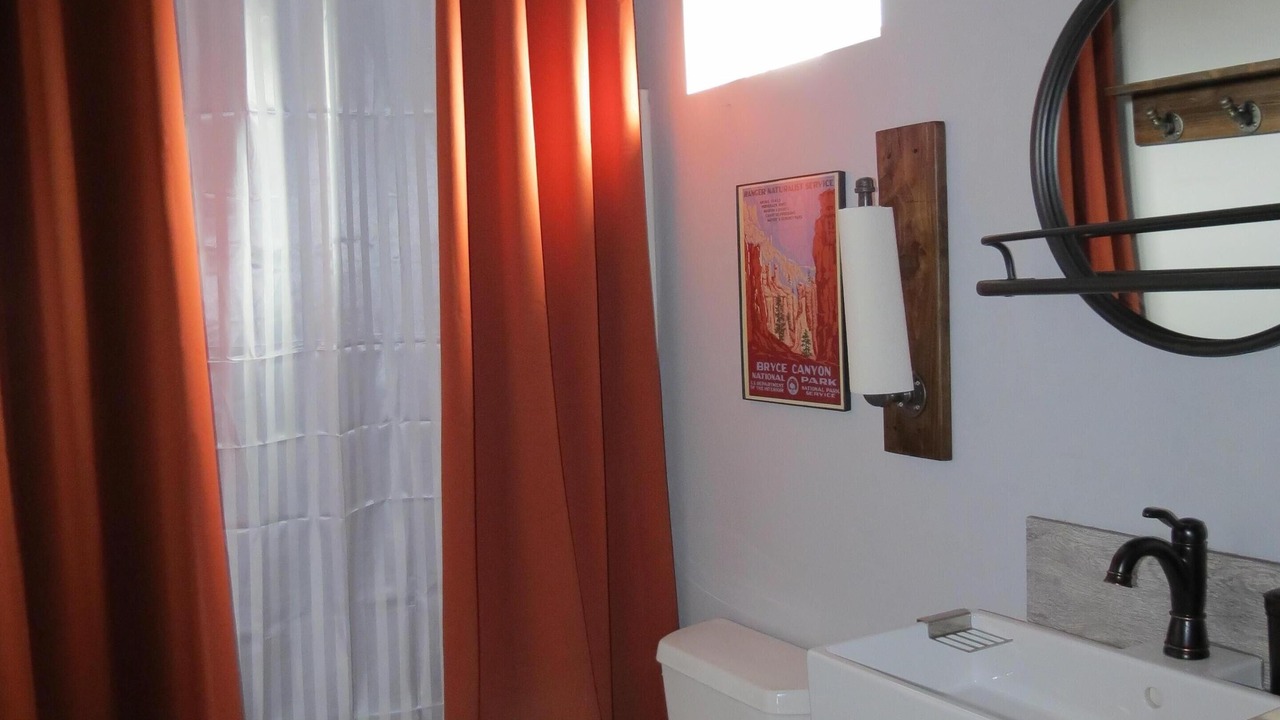 Photo of Bathroom in Cannonville