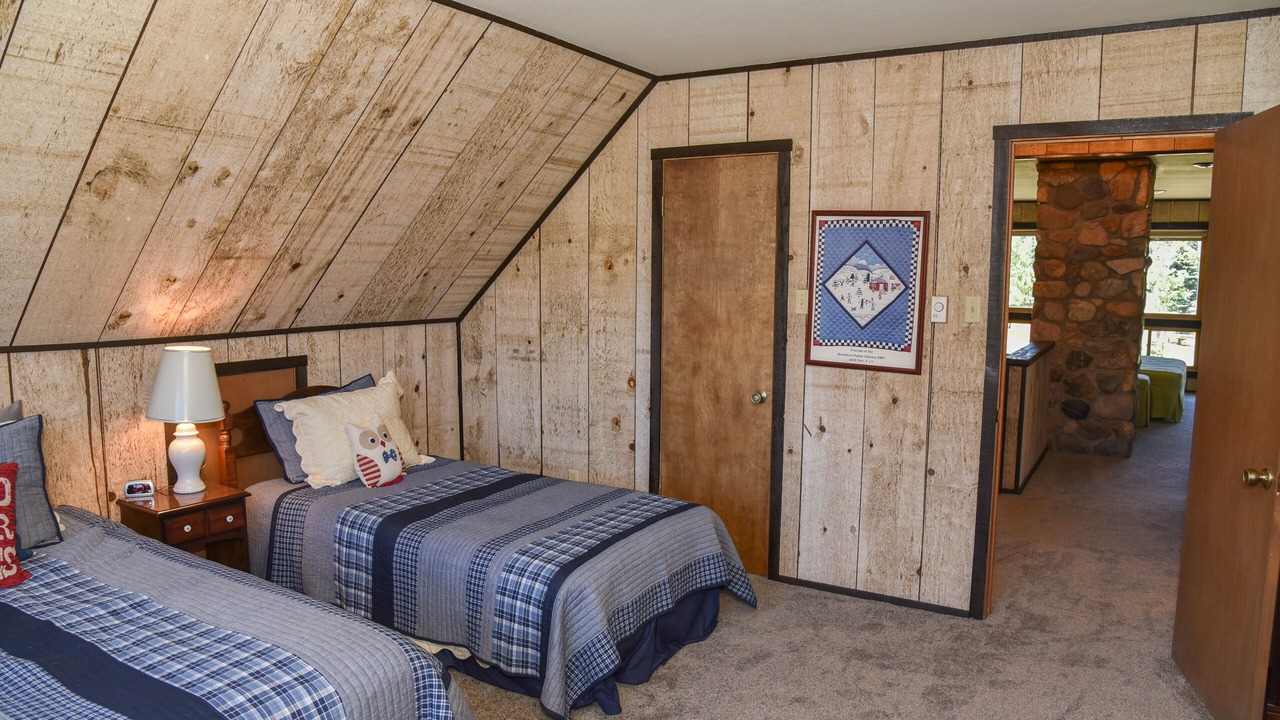 Photo of Bedroom in Red River