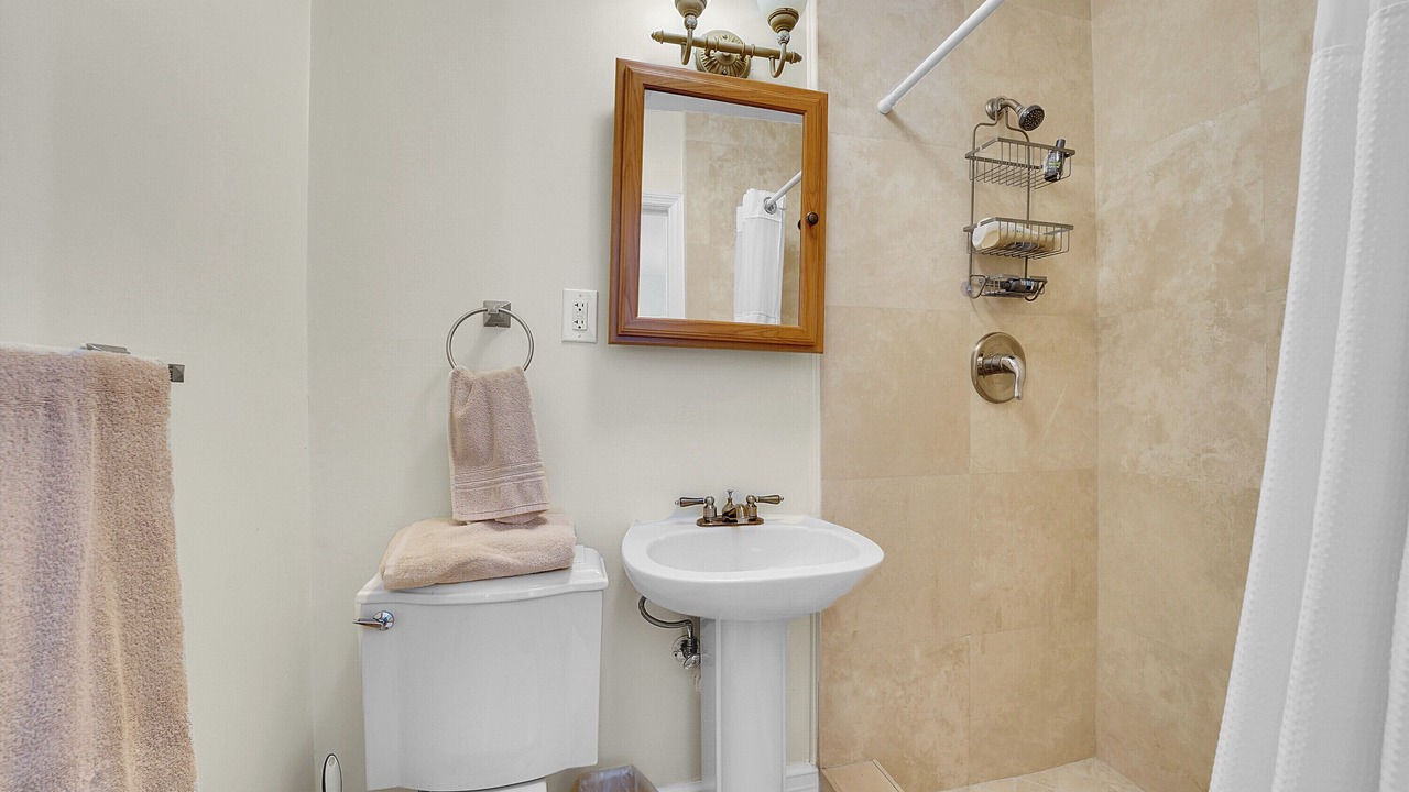 Photo of Bathroom in Hypoluxo Island