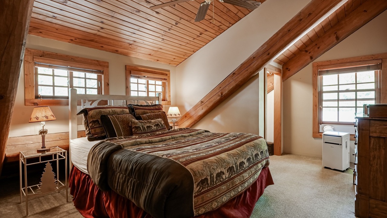 Photo of Bedroom in Eagle River