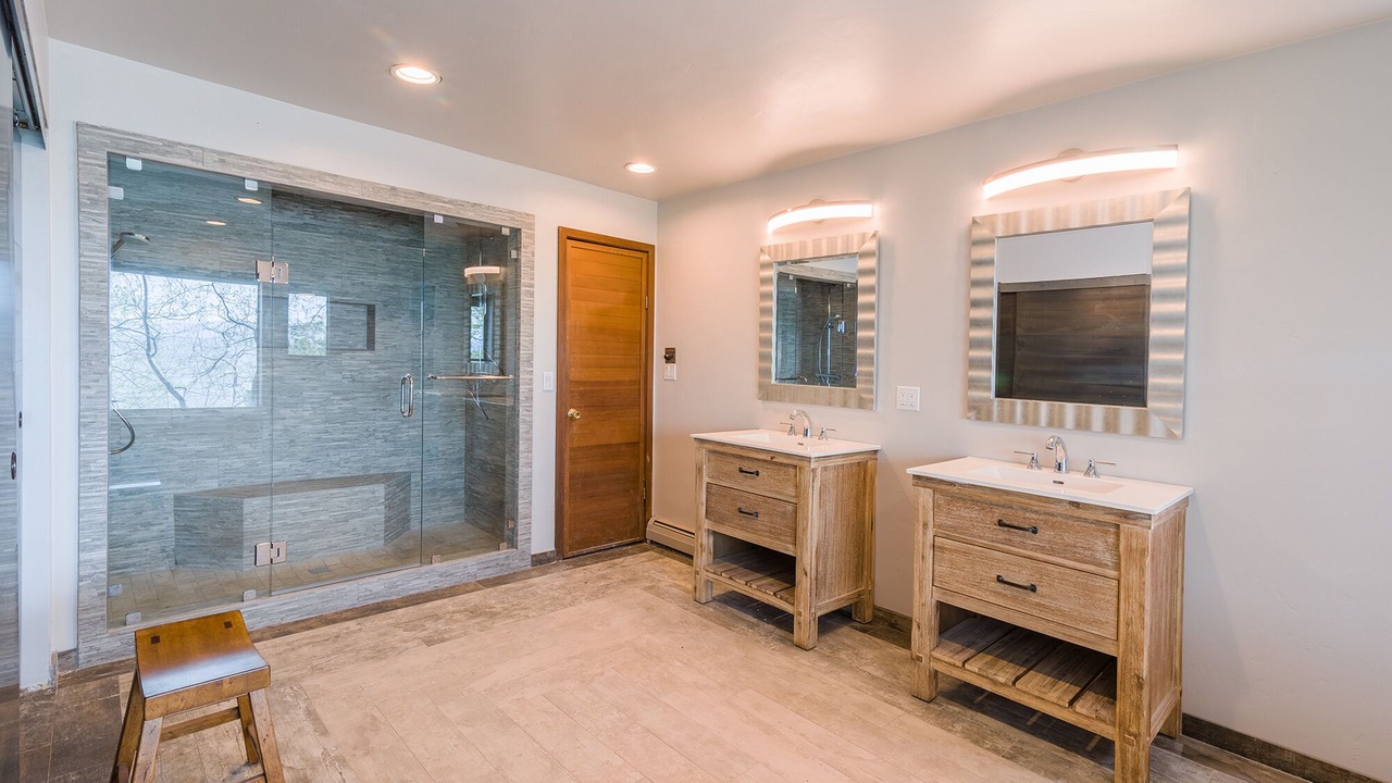 Photo of Bathroom in Lincoln Park