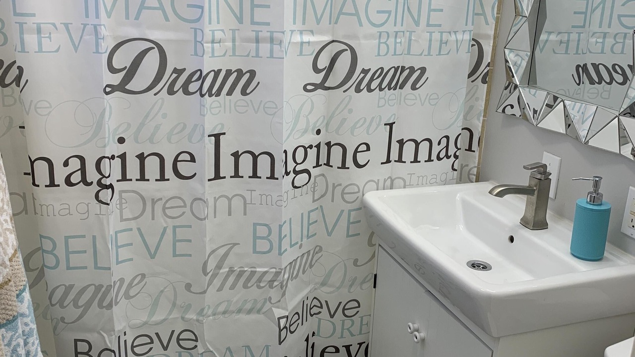 Photo of Bathroom in Lakeview