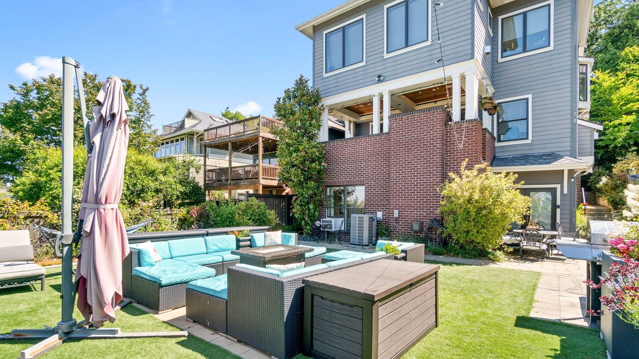 Photo of Patio Balcony in West Queen Anne