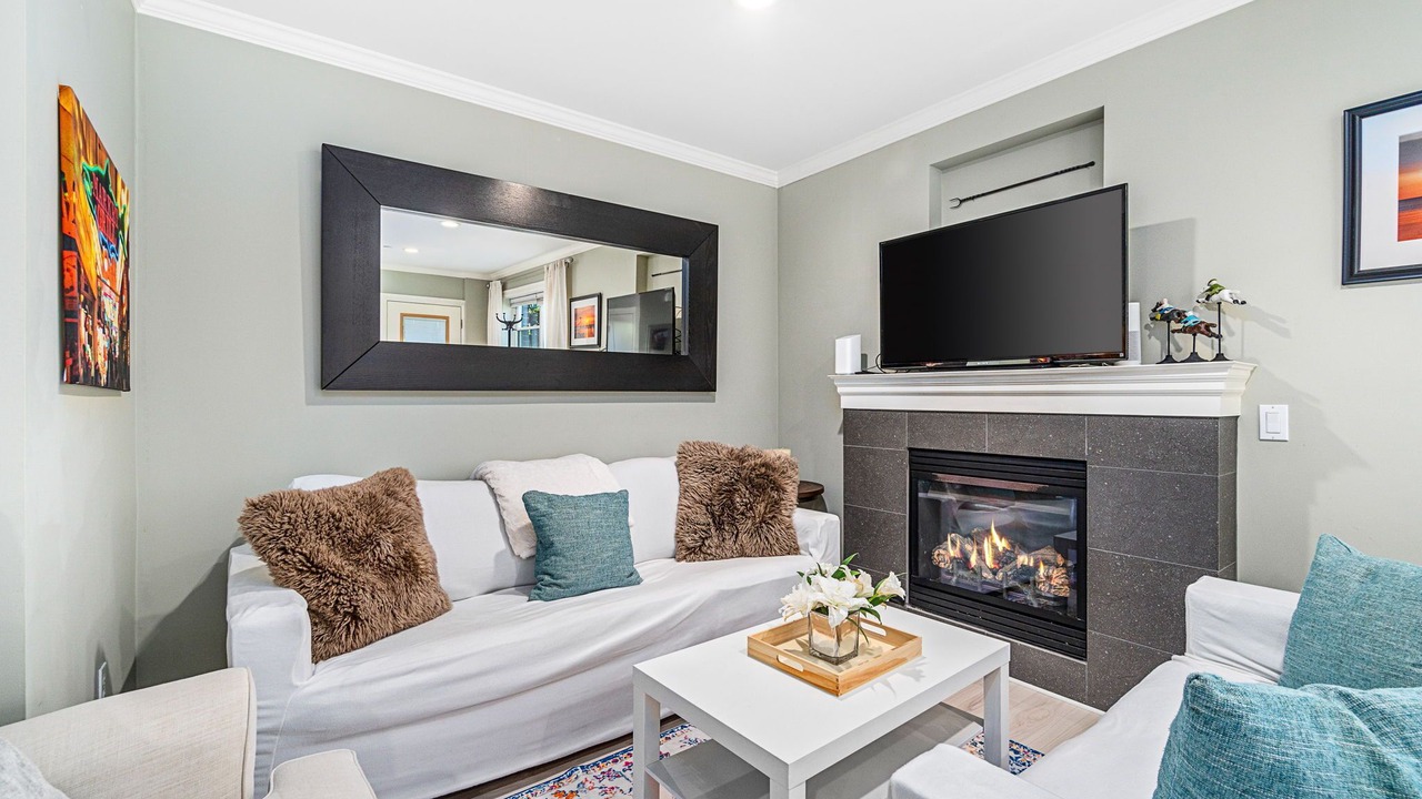 Photo of Livingroom in West Queen Anne