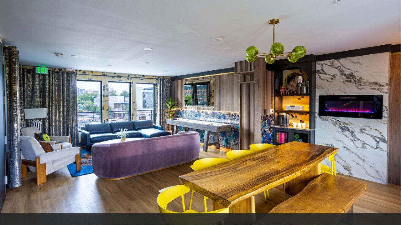 Photo of Livingroom in East Cesar Chavez
