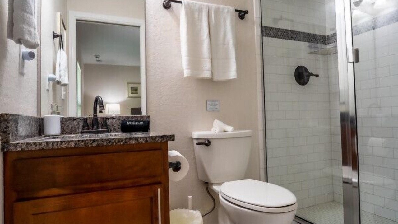 Photo of Bathroom in Temple Crest