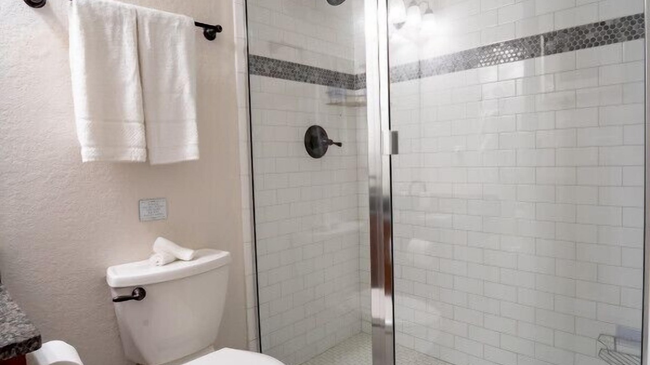 Photo of Bathroom in Temple Crest