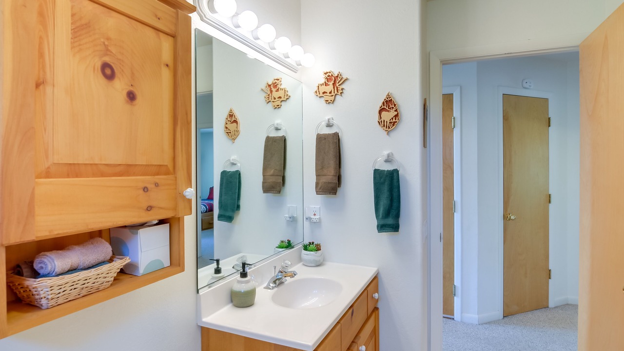 Photo of Bathroom in Twin Creek Village