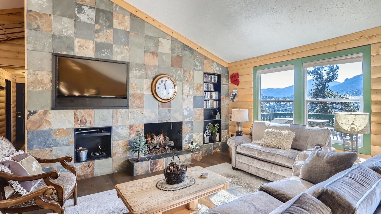 Photo of Livingroom in Estes Park