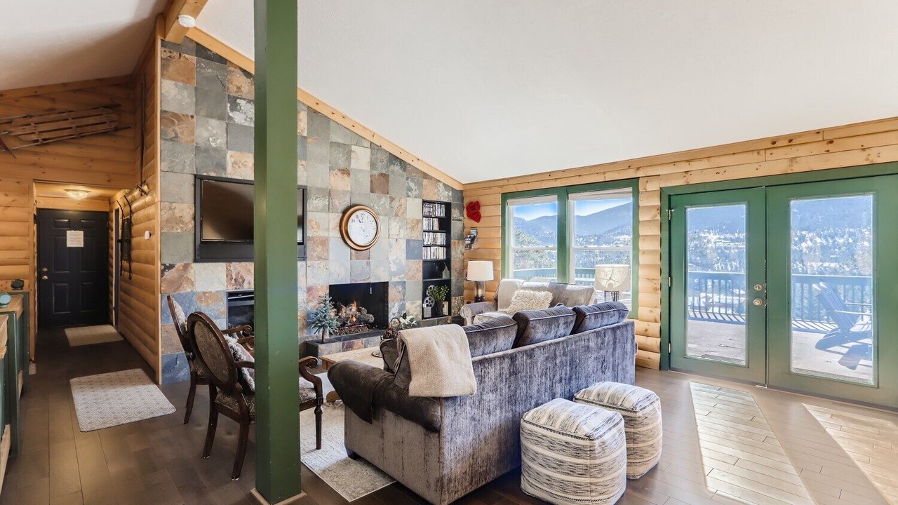 Photo of Livingroom in Estes Park