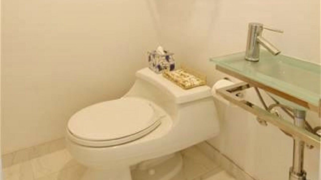 Photo of Bathroom in Dolphin Isles