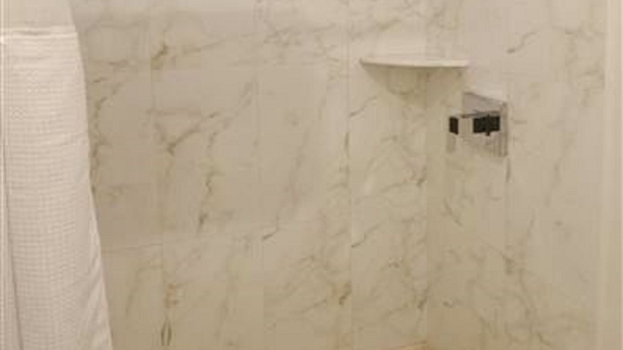 Photo of Bathroom in Dolphin Isles