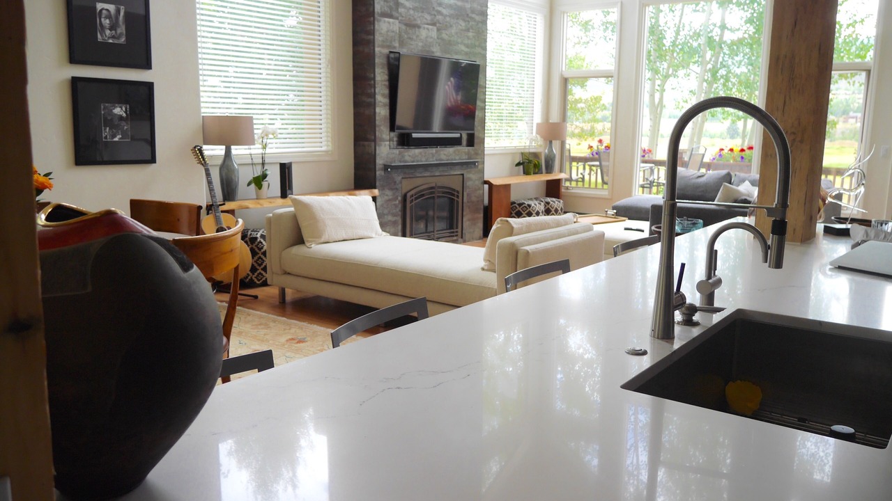 Photo of Livingroom in Edwards