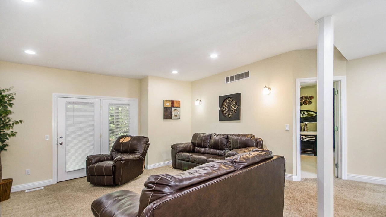 Photo of Livingroom in Miami Park