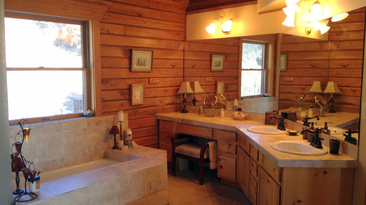 Photo of Bedroom in Evergreen