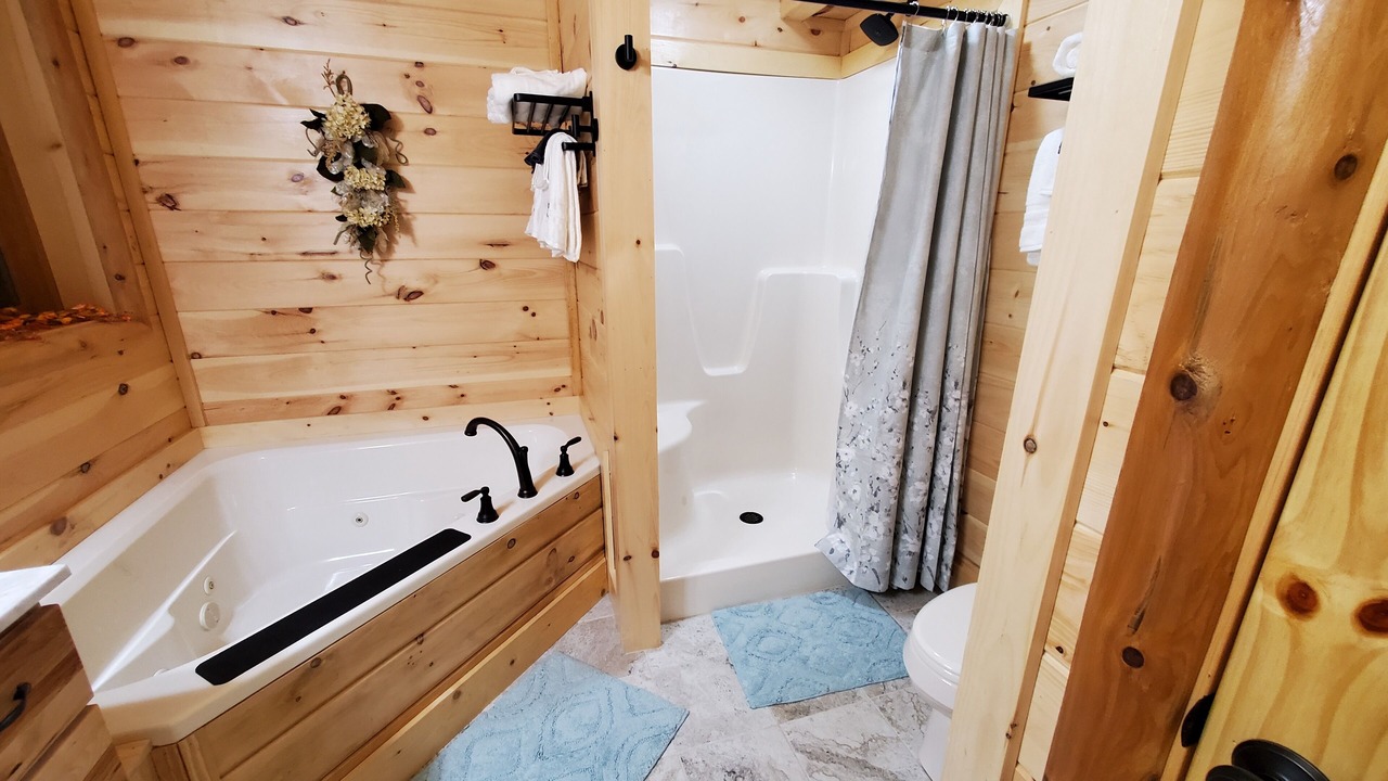 Photo of Bathroom in Gatlinburg - Pigeon Forge