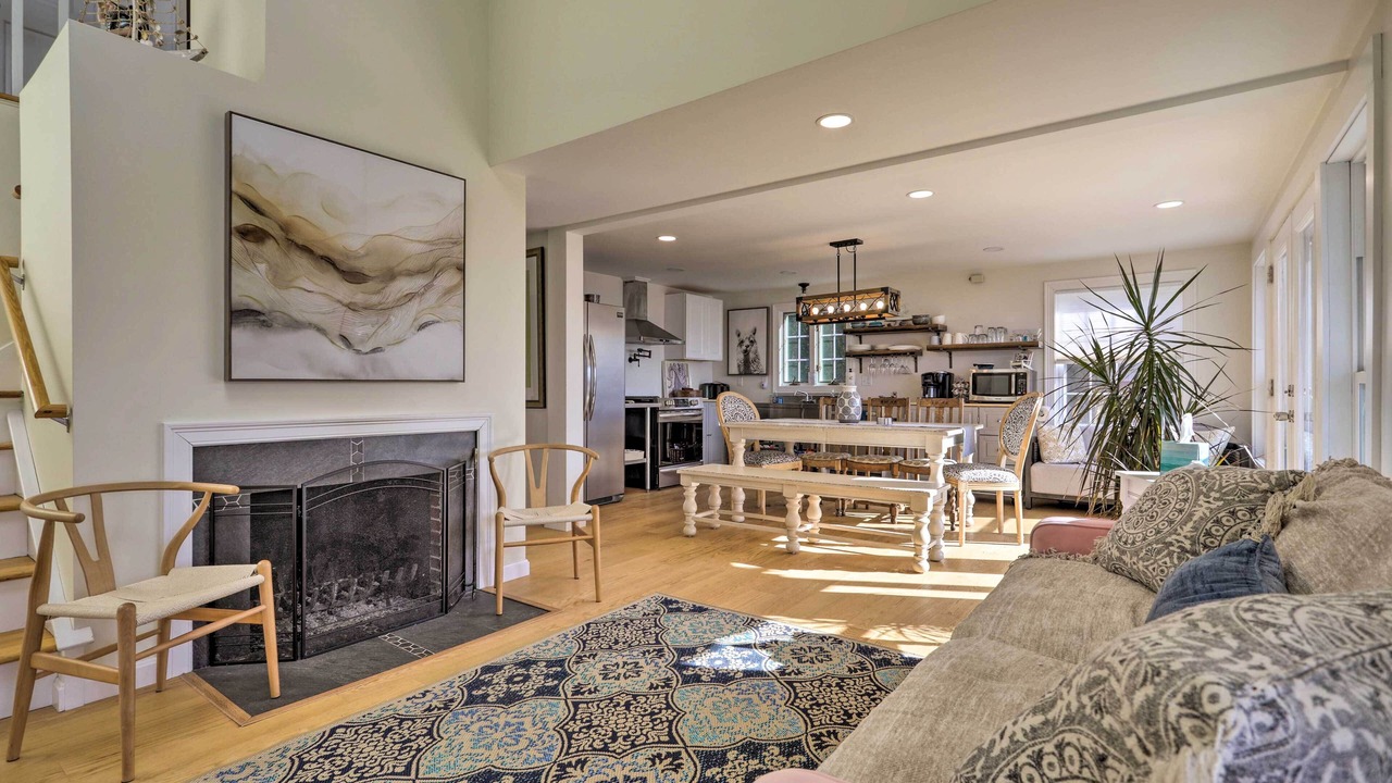 Photo of Livingroom in Kenyon