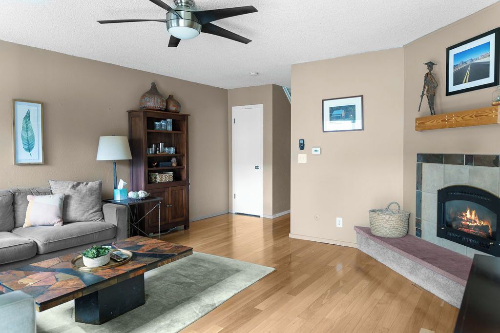 Photo of Livingroom in Glenwood Grove - North Iris