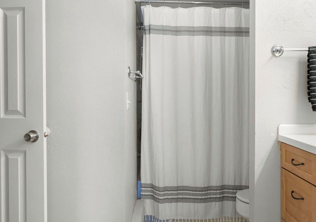 Photo of Bathroom in Glenwood Grove - North Iris