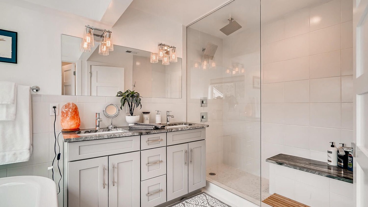 Photo of Bathroom in Lower Arapahoe