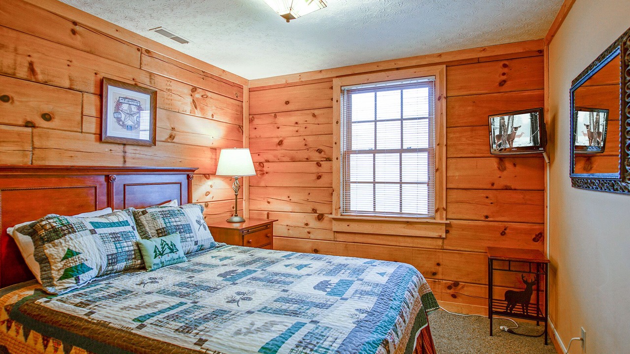 Photo of Bedroom in Snowshoe