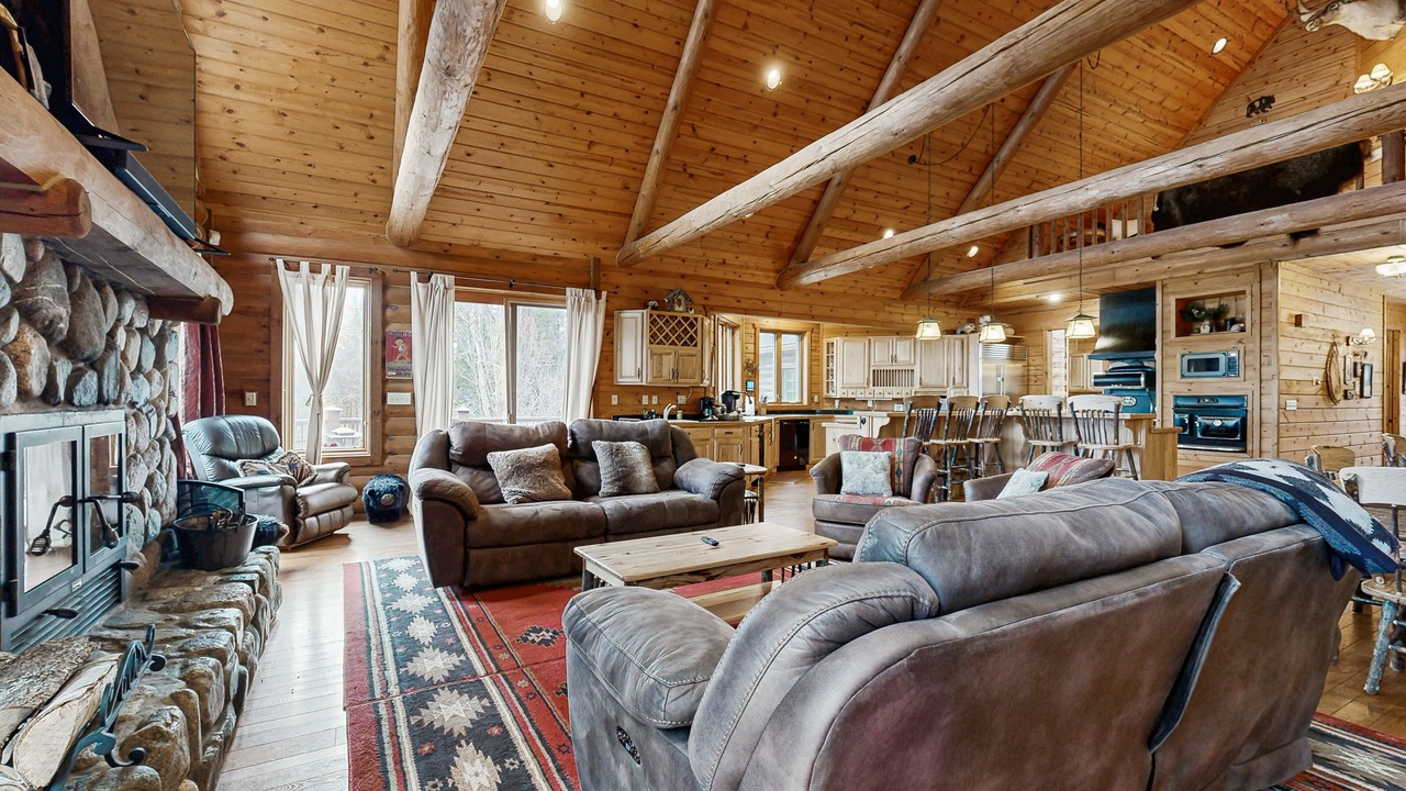 Photo of Livingroom in Three Lakes