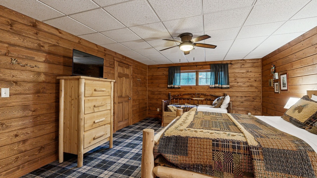 Photo of Bedroom in Three Lakes