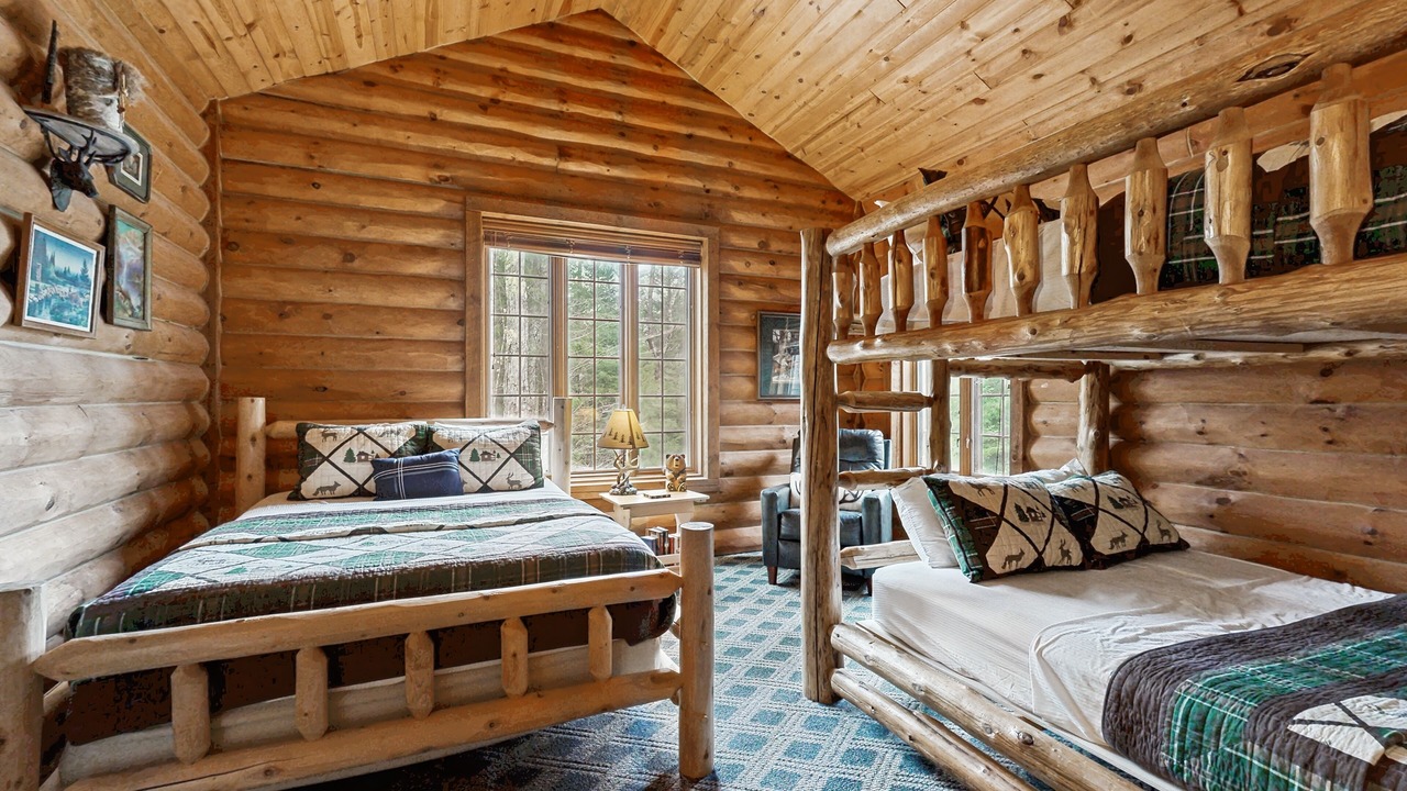 Photo of Bedroom in Three Lakes