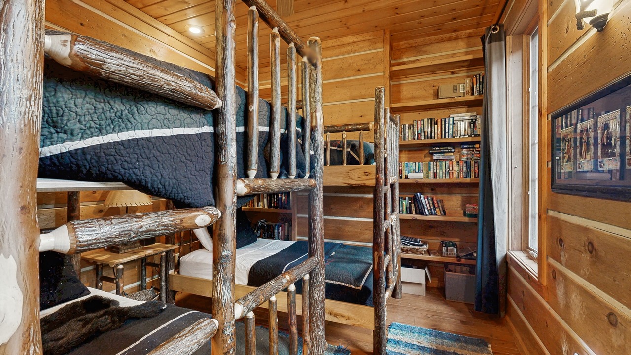 Photo of Bedroom in Three Lakes