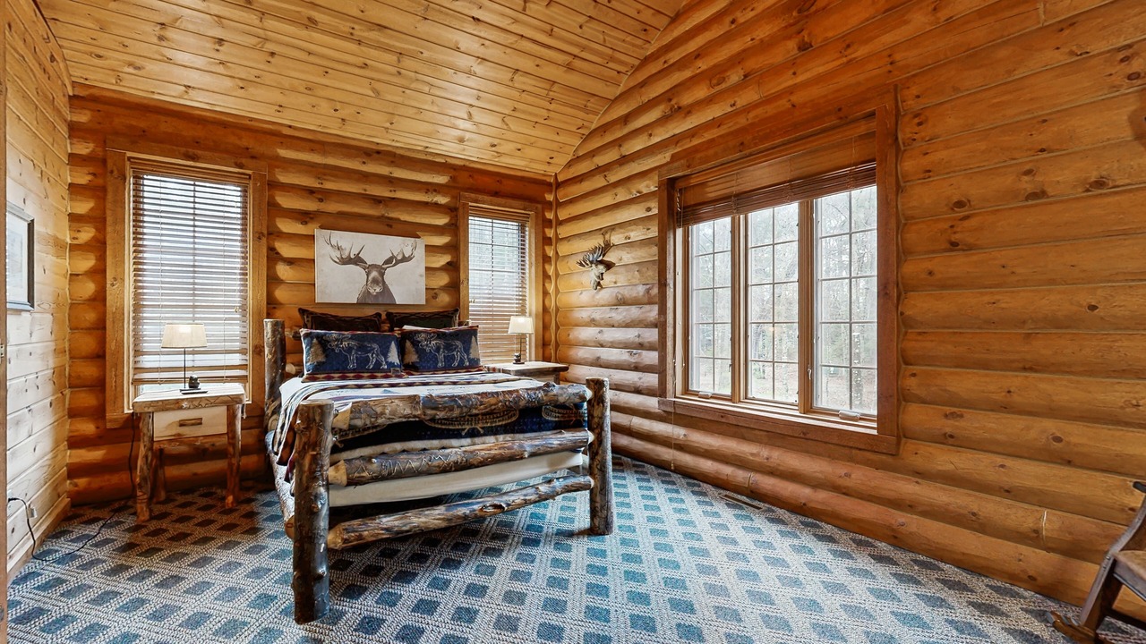 Photo of Bedroom in Three Lakes