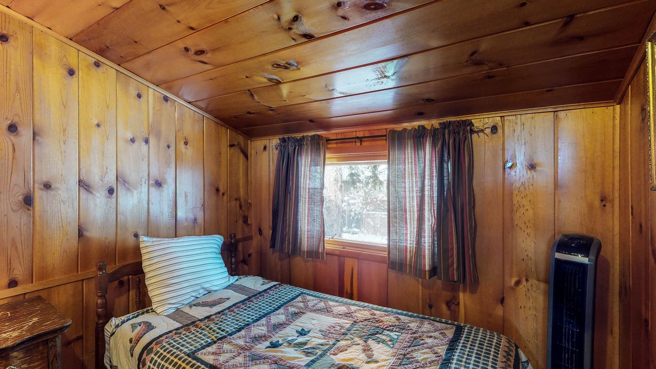 Photo of Bedroom in Green Mountain Falls