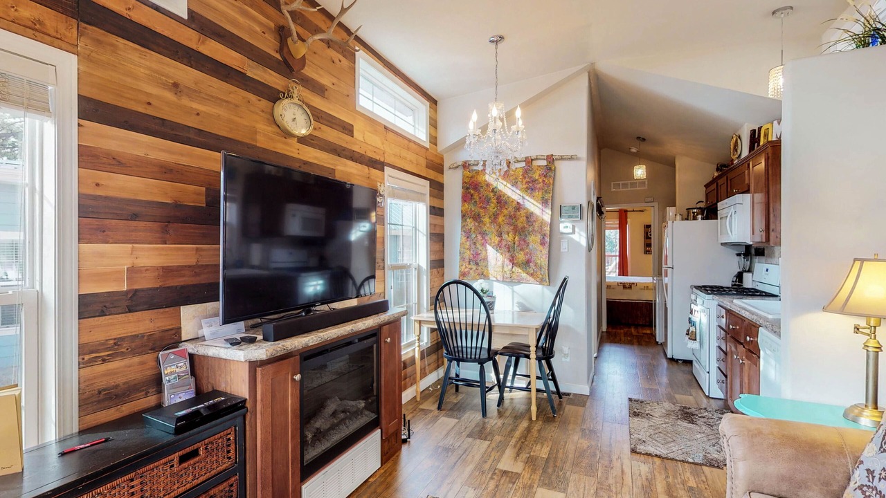Photo of Livingroom in Woodland Park