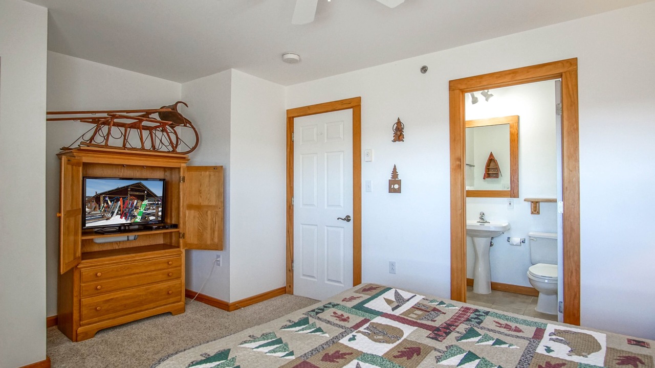 Photo of Bedroom in Snowshoe