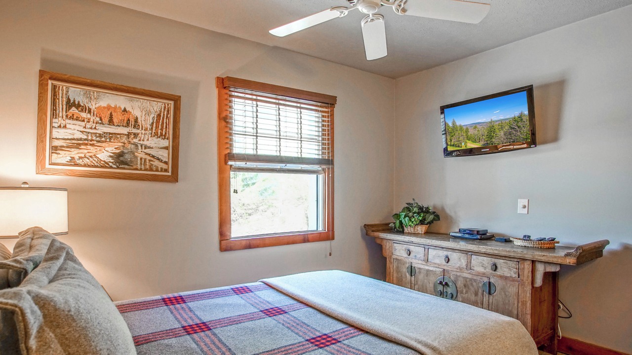 Photo of Bedroom in Snowshoe