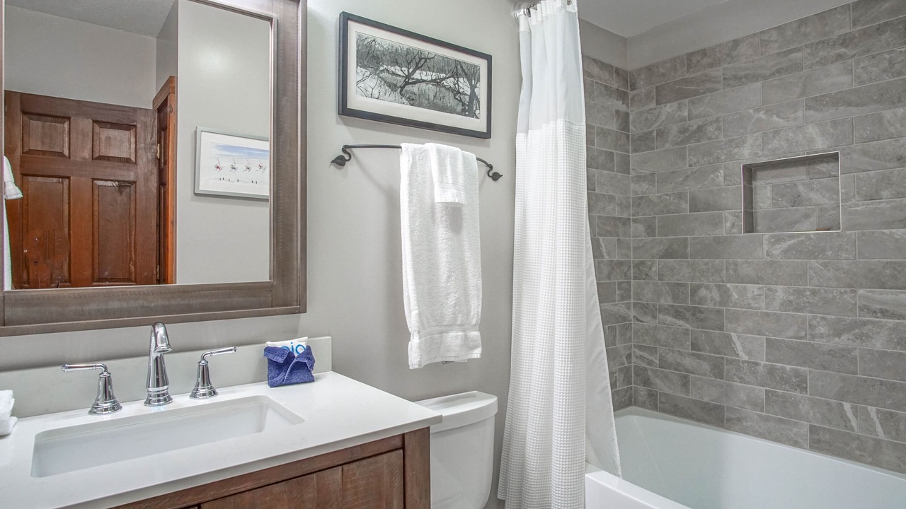 Photo of Bathroom in Snowshoe
