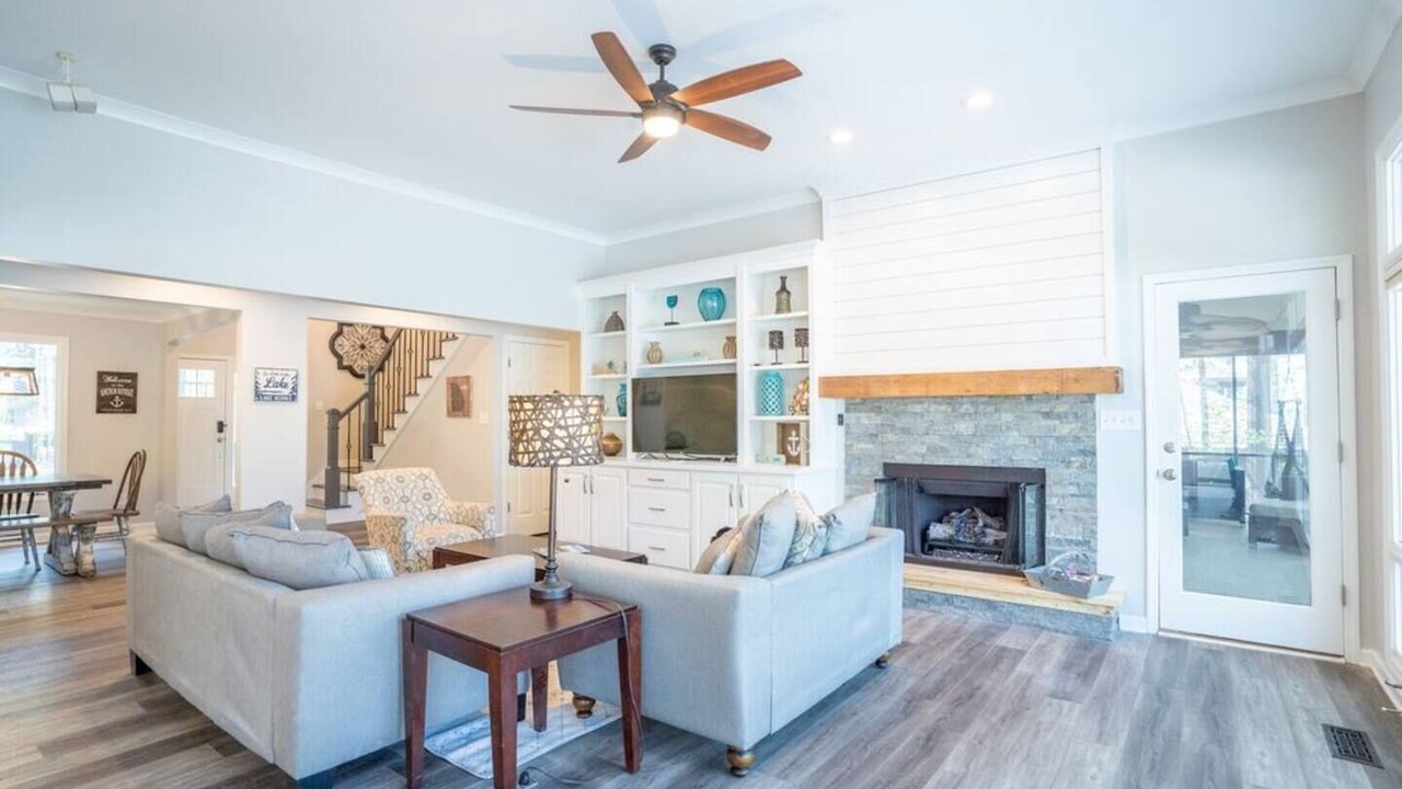 Photo of Livingroom in Reynolds Landing