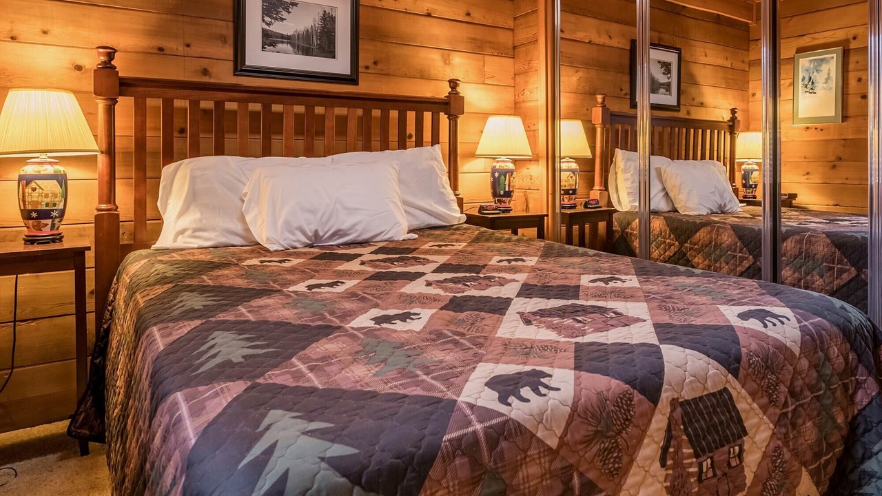 Photo of Bedroom in Snowshoe