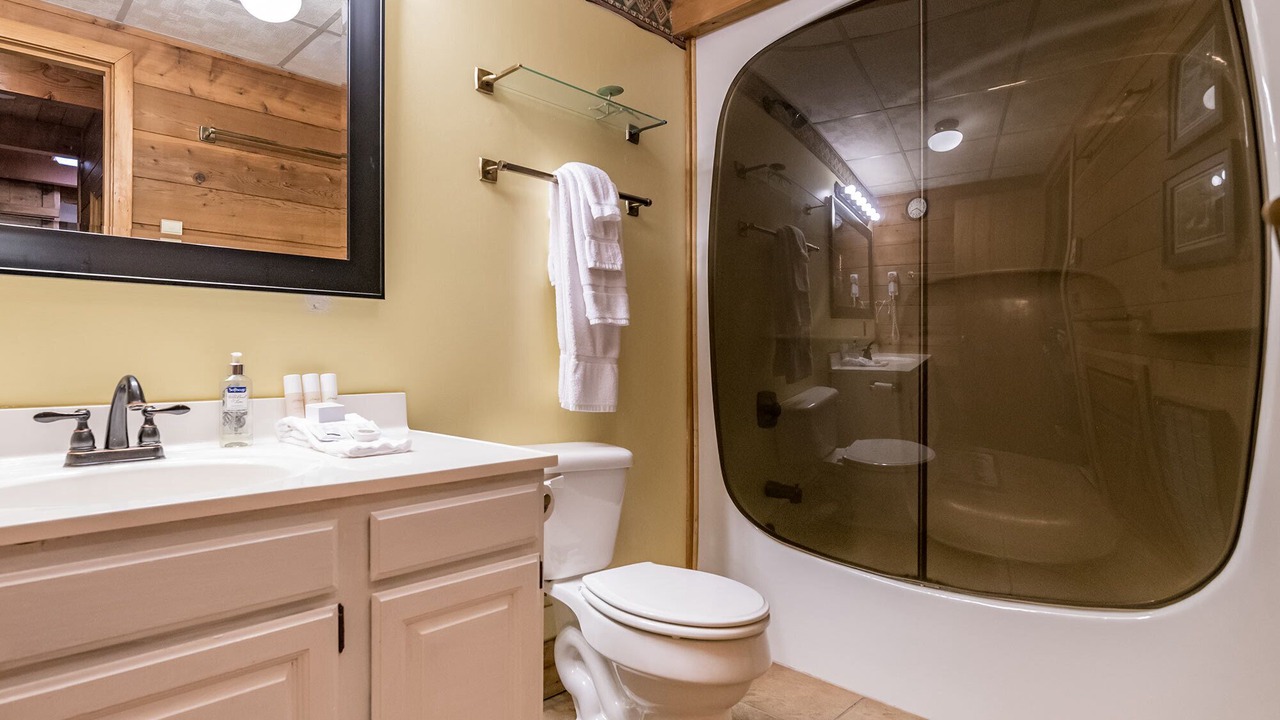 Photo of Bathroom in Snowshoe