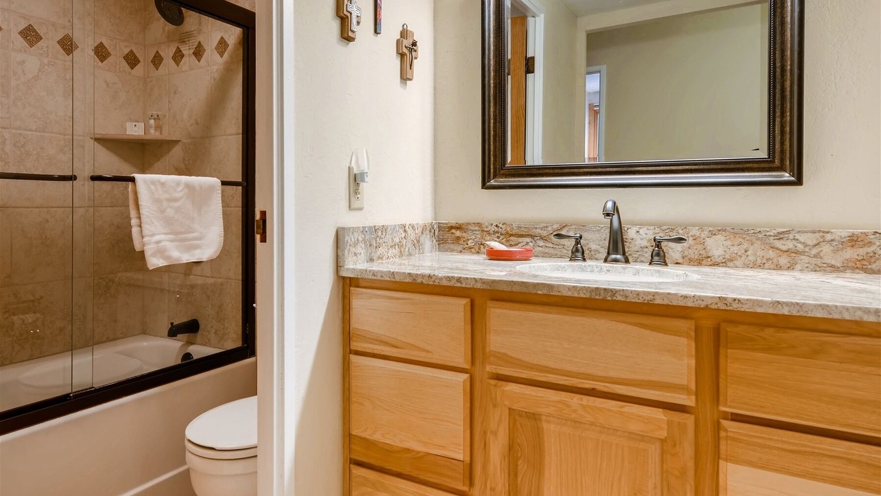 Photo of Bathroom in Peak 9